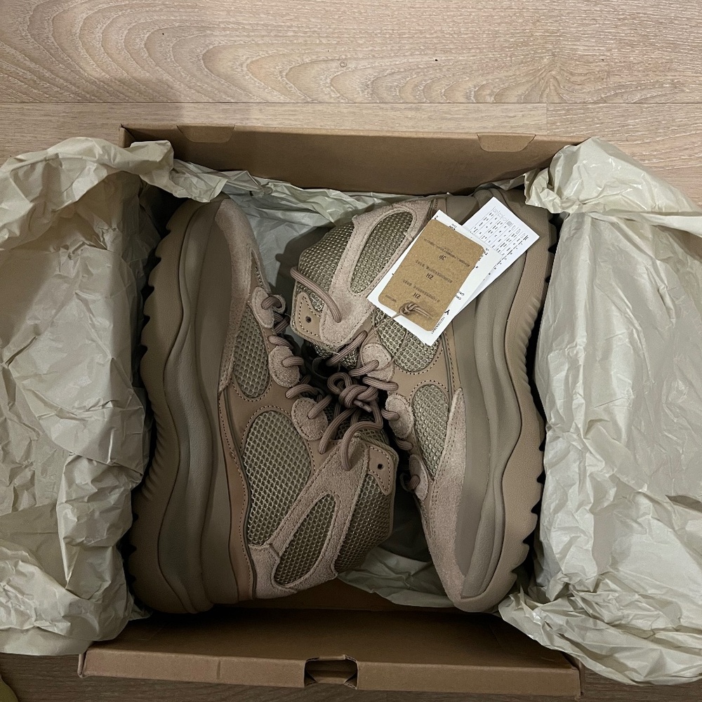 Yeezy Boost DSRT